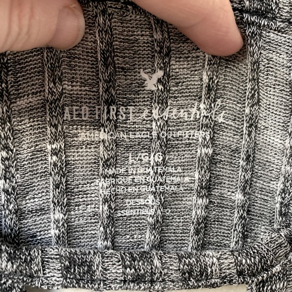 AE Crop Top - Picture 5 of 5